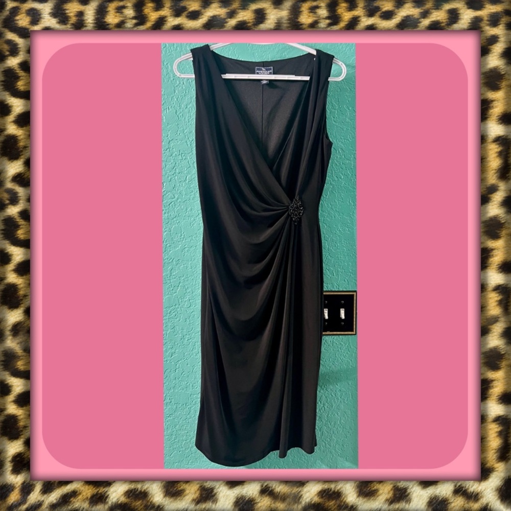 👑✅PRICE FIRM✅ Elegant Black Sleeveless Wrap MIDI Dress with Sequin Jewel Detail